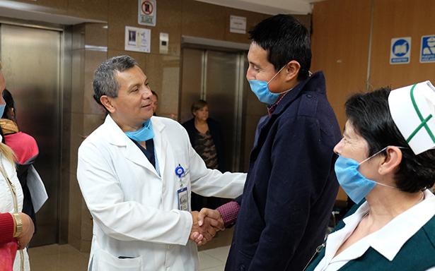 Paciente de trasplante combinado recibe el alta médica en La Raza