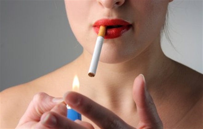 El consumo de tabaco aumenta el riesgo de padecer cáncer de mama