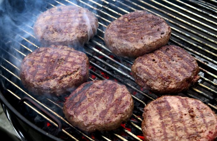 La Profeco alerta sobre hamburguesas de sirloin que contienen pellejos y soya