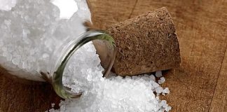 El exceso de sal también aumenta el riesgo de presentar cáncer gástrico o colorrectal