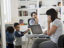 ¿Cómo combinar el home office con la paternidad o maternidad y salir bien librado?