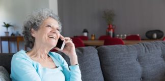 El ISSSTE monitorea la salud de más de 2 mil adultos mayores con acompañamiento gerontológico telefónico