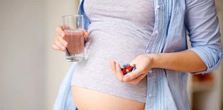 Mujeres embarazadas pueden transmitir a sus bebés el virus que causa COVID-19