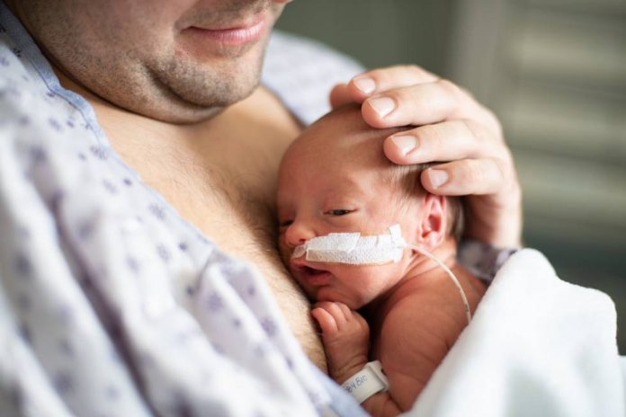 La primera respiración del bebé puede ser clave para evitar la muerte de cuna