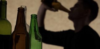 El encierro ha aumentado el consumo excesivo de alcohol, revela estudio