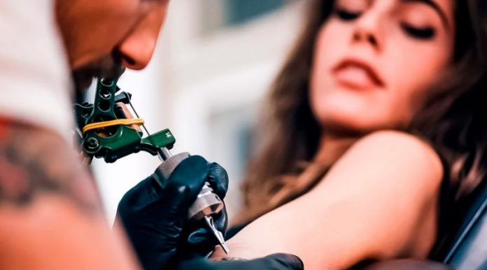 Con tatuajes sensoriales medirán parámetros de salud en tiempo real