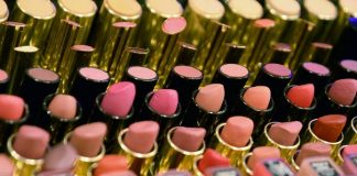 Detectan toxina asociada al cáncer en cosméticos