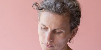 Síntomas de la menopausia duplican el riesgo de dolor crónico
