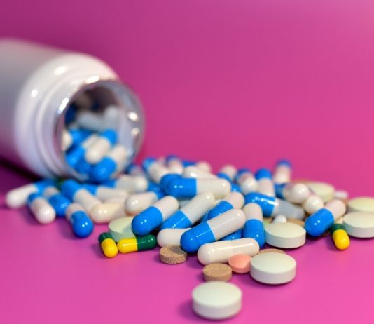 AstraZeneca desarrolla medicamento contra el cáncer de mama