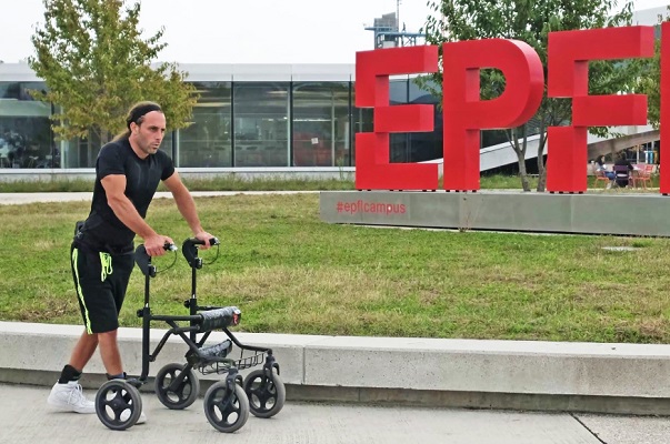 Con electrodos, personas parapléjicas vuelven a caminar