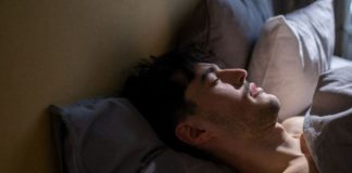 Los beneficios a la salud de dormir desnudo, según expertos