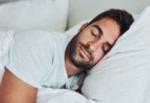 Dormir con la luz prendida desencadena diabetes y problemas cardiacos: estudio