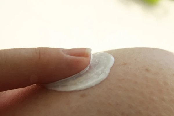 La hidroquinona y cómo elimina las manchas de la piel